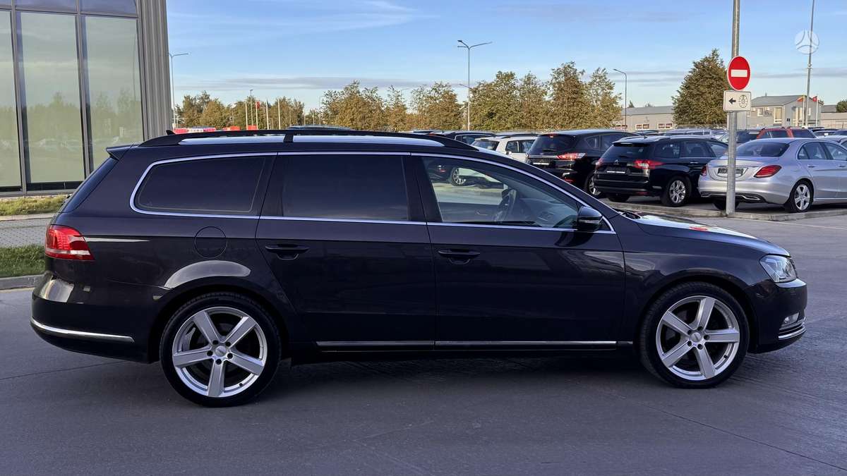 Volkswagen Passat 2011 — photo 11