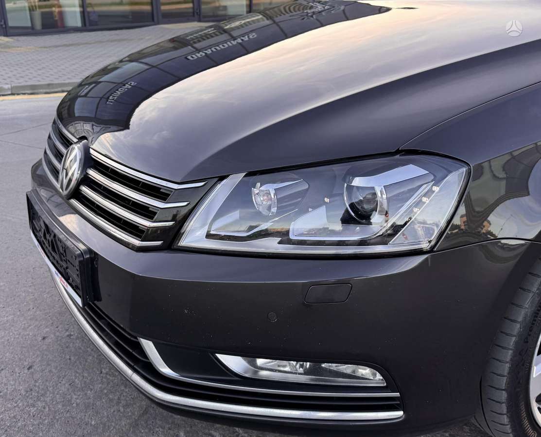 Volkswagen Passat 2011 — photo 14