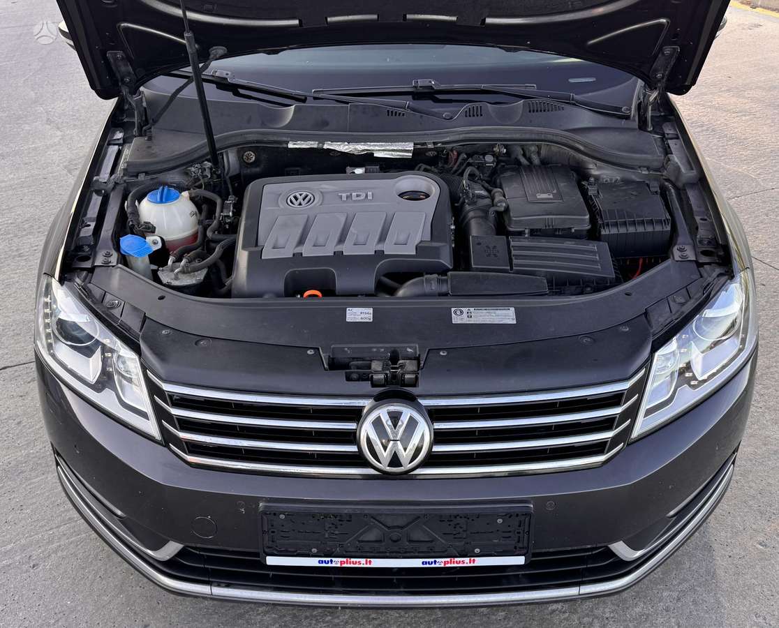 Volkswagen Passat 2011 — photo 29