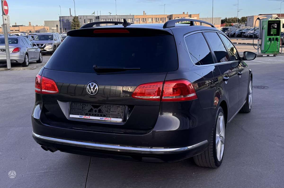 Volkswagen Passat 2011 — photo 9