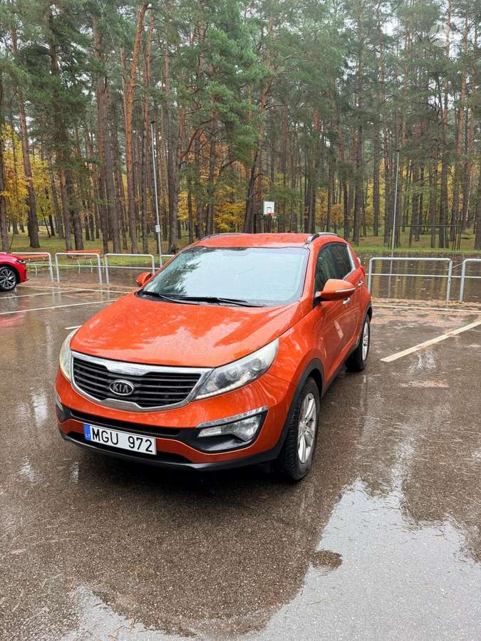 Kia Sportage 2011 — rear view