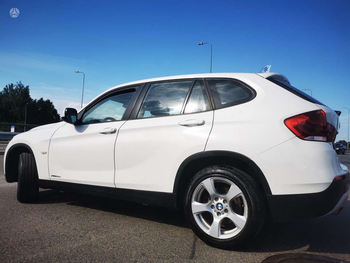 BMW X1 2012 — rear view