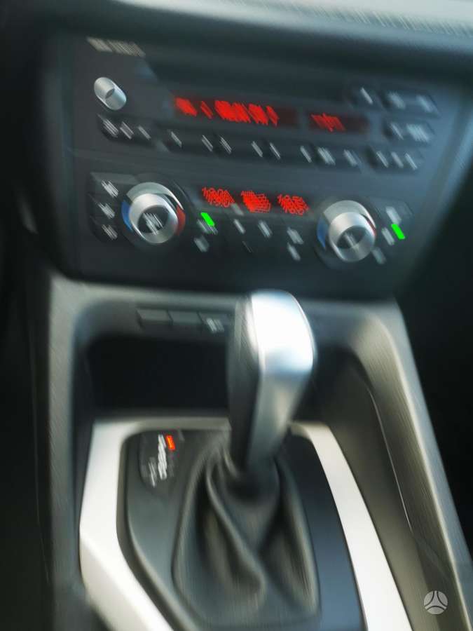 BMW X1 2012 — photo 7