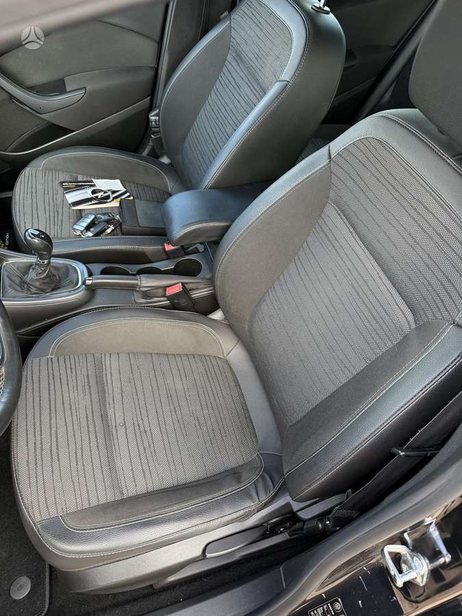 Opel Astra 2015 — photo 13