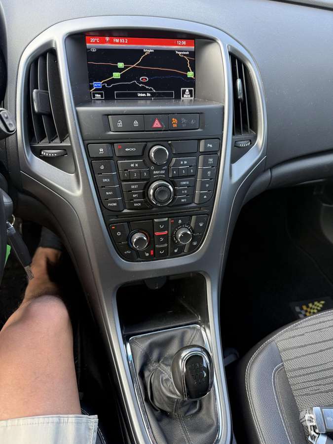 Opel Astra 2015 — photo 16