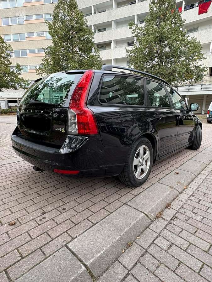 Volvo V50 2010 — photo 5