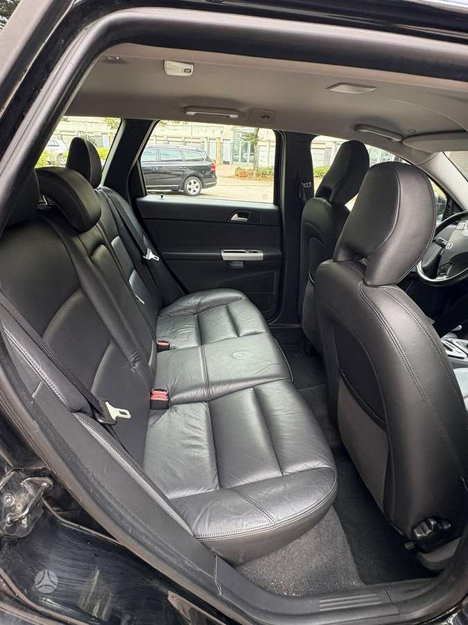 Volvo V50 2010 — photo 8