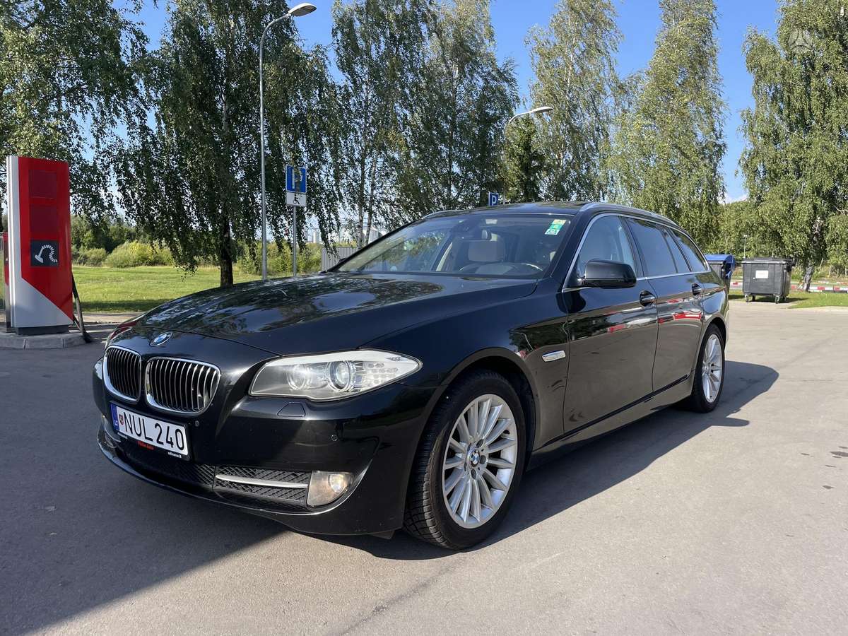 BMW 523, 2011