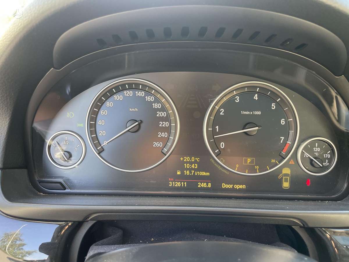 BMW 523 2011 — photo 23