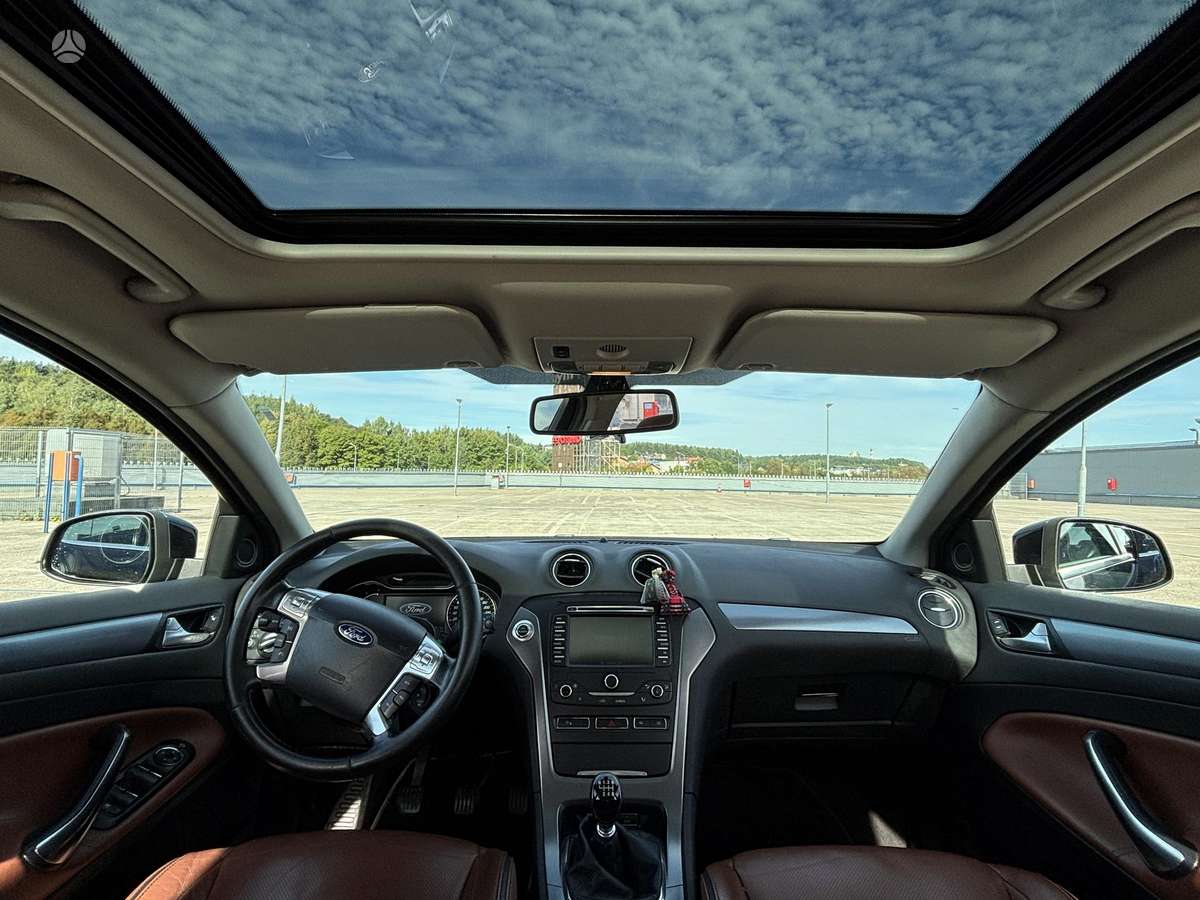 Ford Mondeo 2011 — photo 10