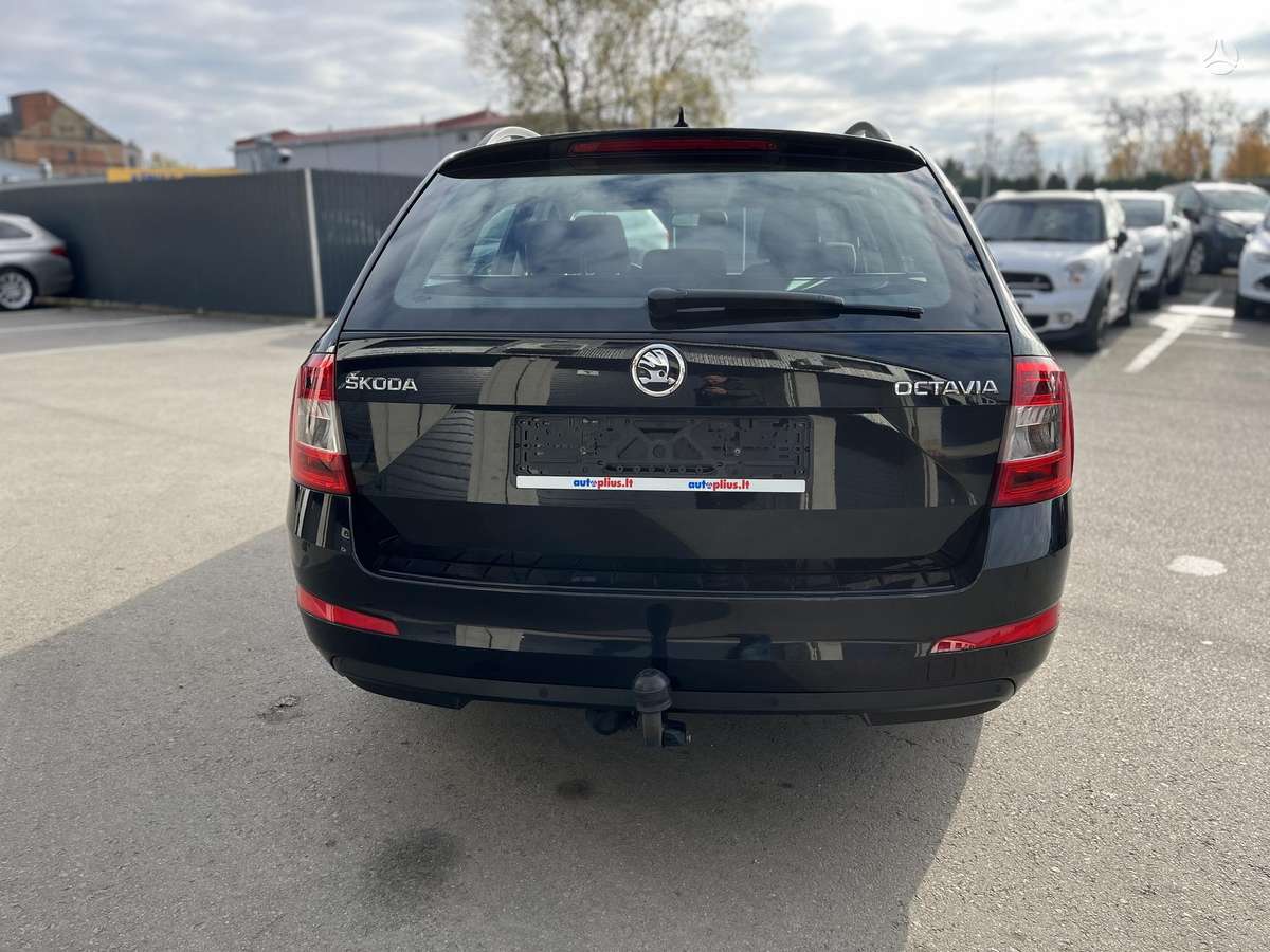 Skoda Octavia 2015 — interior