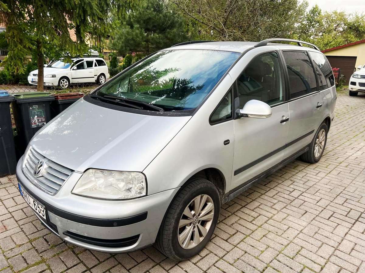 Volkswagen Sharan 2007 — rear view