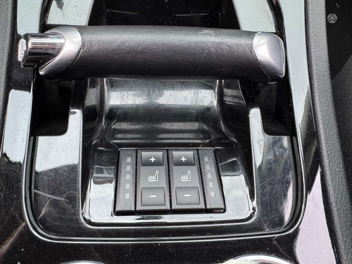 Ford Galaxy 2012 — фото 15