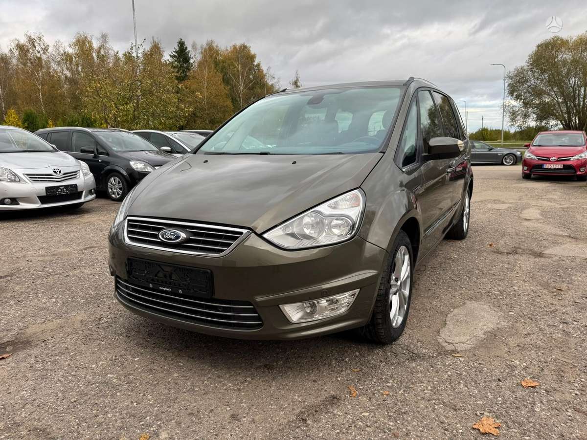 Ford Galaxy 2012 — вигляд ззаду