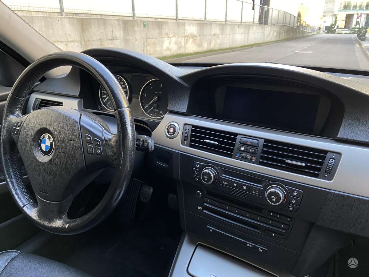 BMW 320 2008 — photo 13