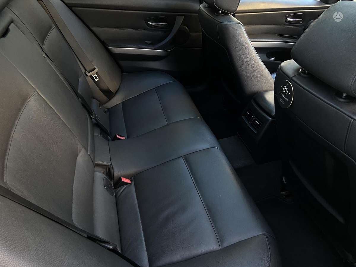 BMW 320 2008 — photo 14