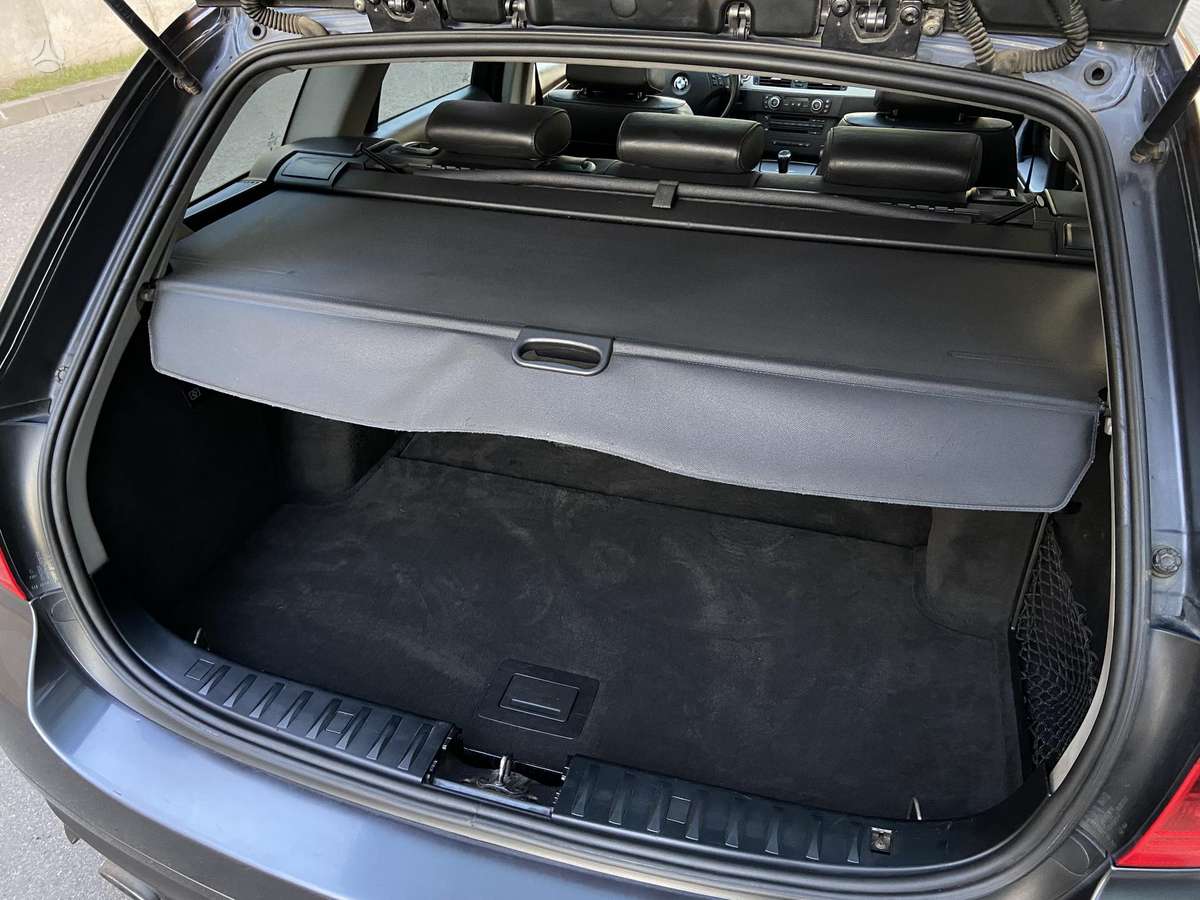 BMW 320 2008 — photo 19