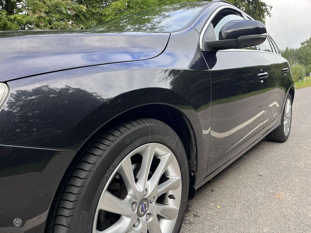 Volvo V60 2014 — photo 10