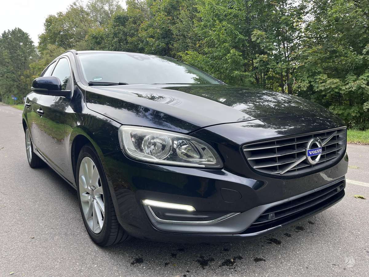 Volvo V60 2014 — rear view