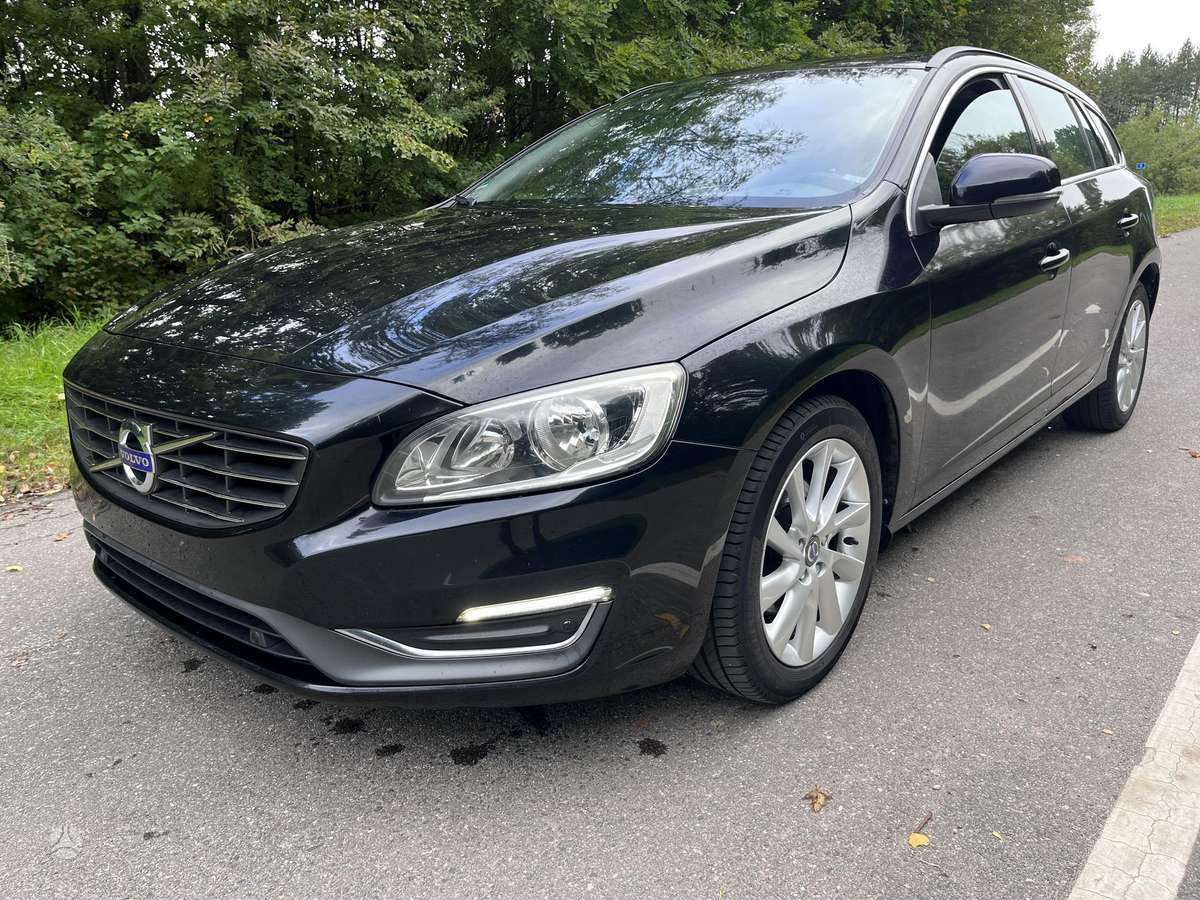 Volvo V60 2014 — engine 1984 cm³, 136 HP (100kW)