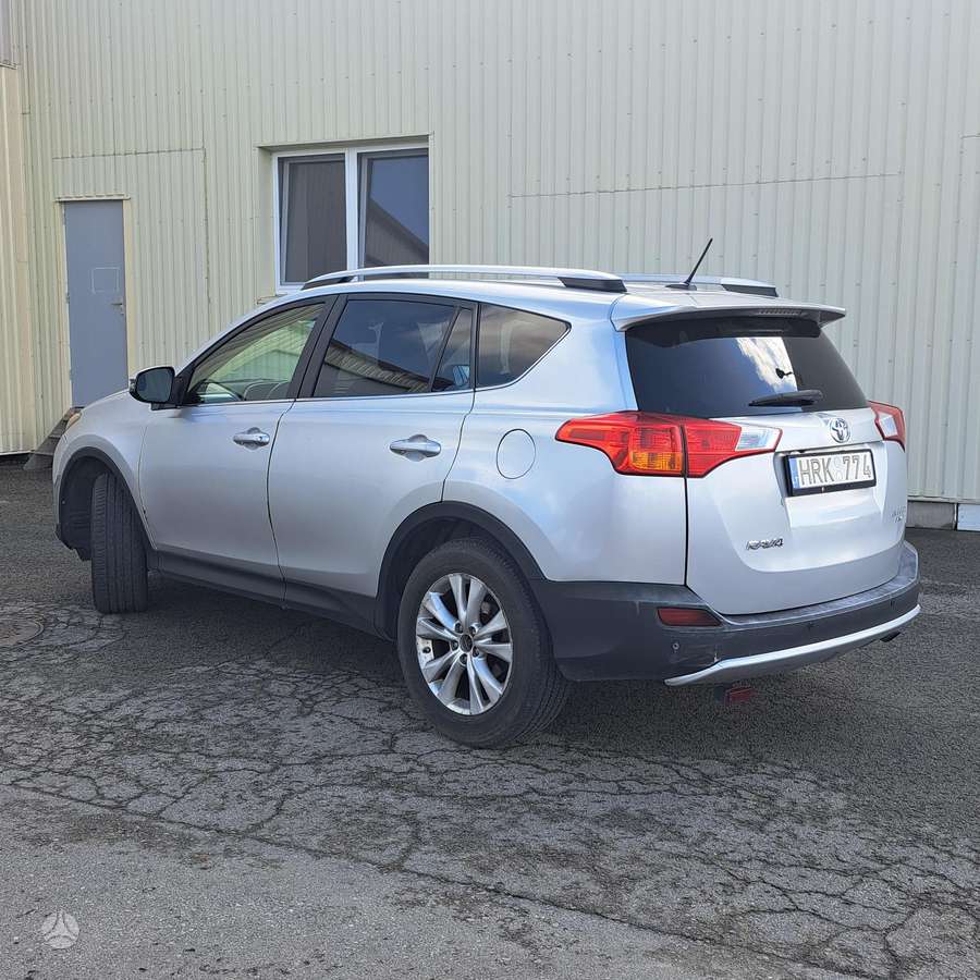 Toyota RAV4 2014 — engine 2494 cm³, 175 HP (129kW)