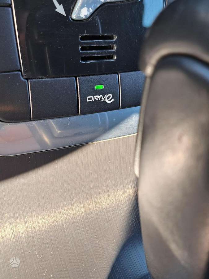 Volvo V60 2012 — photo 7