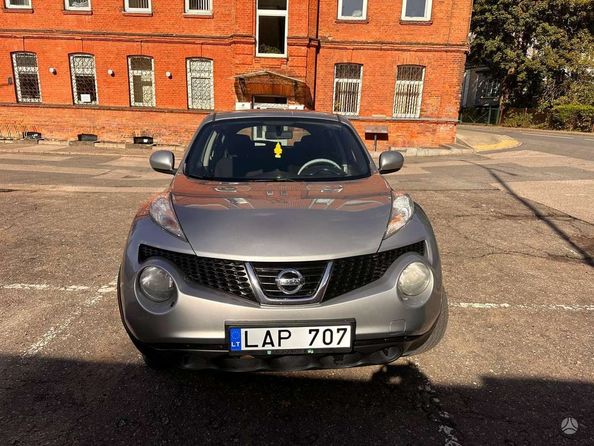 Nissan Juke 2014 — вигляд ззаду