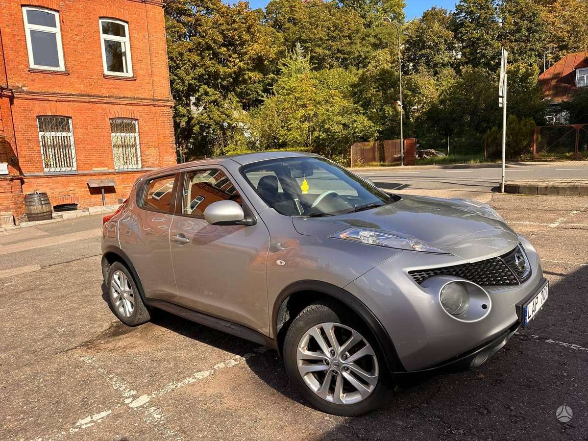 Nissan Juke 2014 — салон