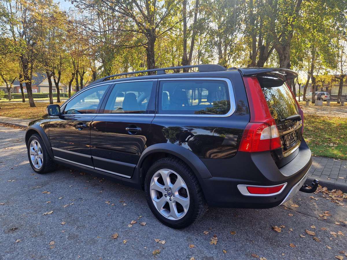 Volvo XC70 2010 — вигляд ззаду