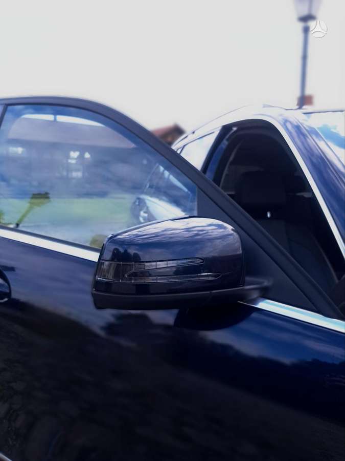 Mercedes-Benz C180 2012 — photo 13