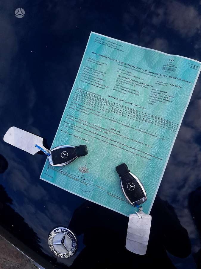 Mercedes-Benz C180 2012 — photo 18