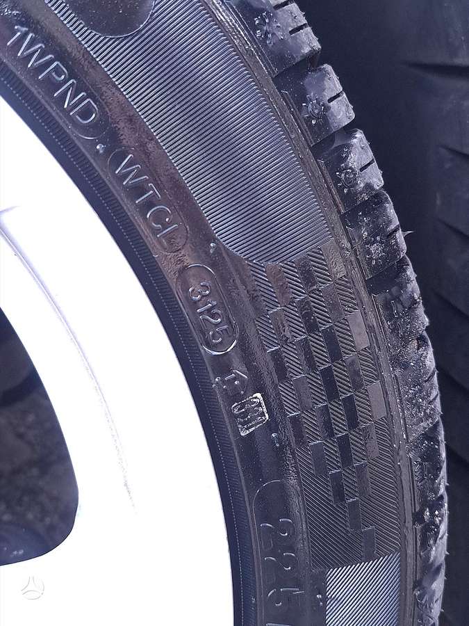 Mercedes-Benz C180 2012 — photo 21