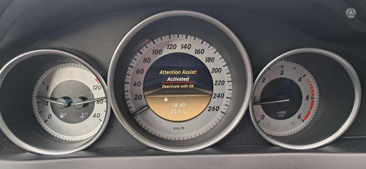 Mercedes-Benz C180 2012 — photo 27