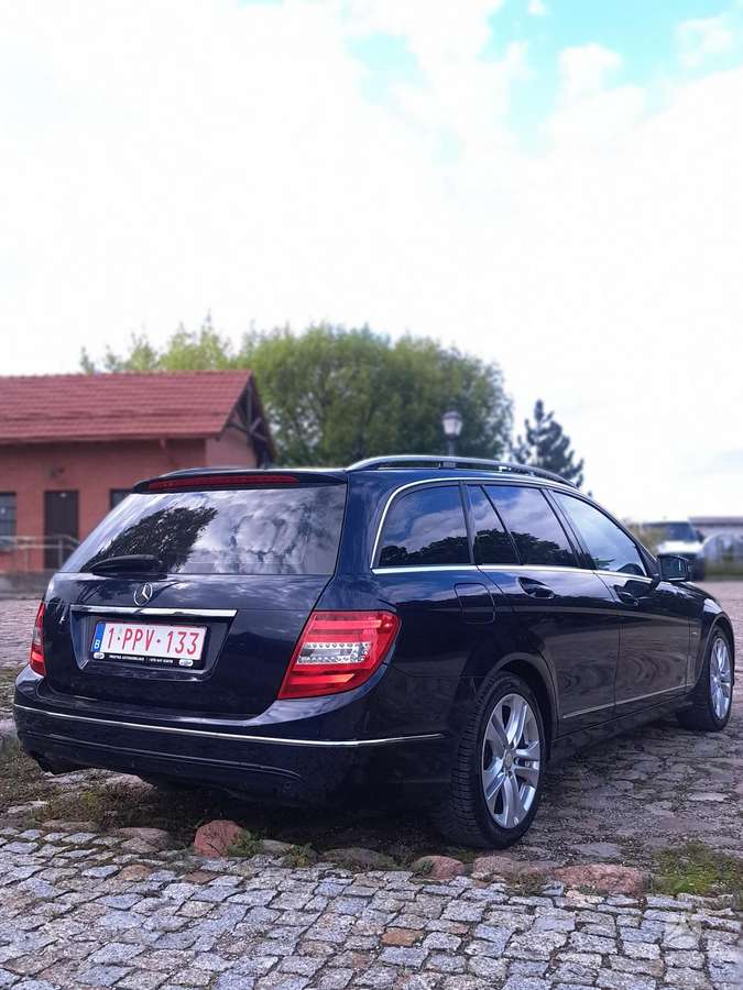 Mercedes-Benz C180 2012 — photo 7