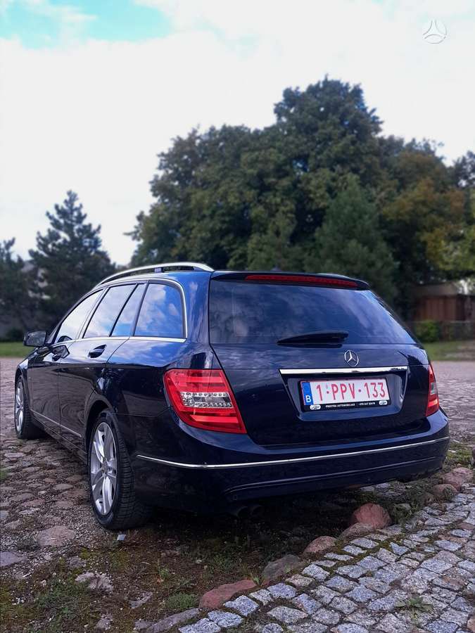 Mercedes-Benz C180 2012 — photo 8