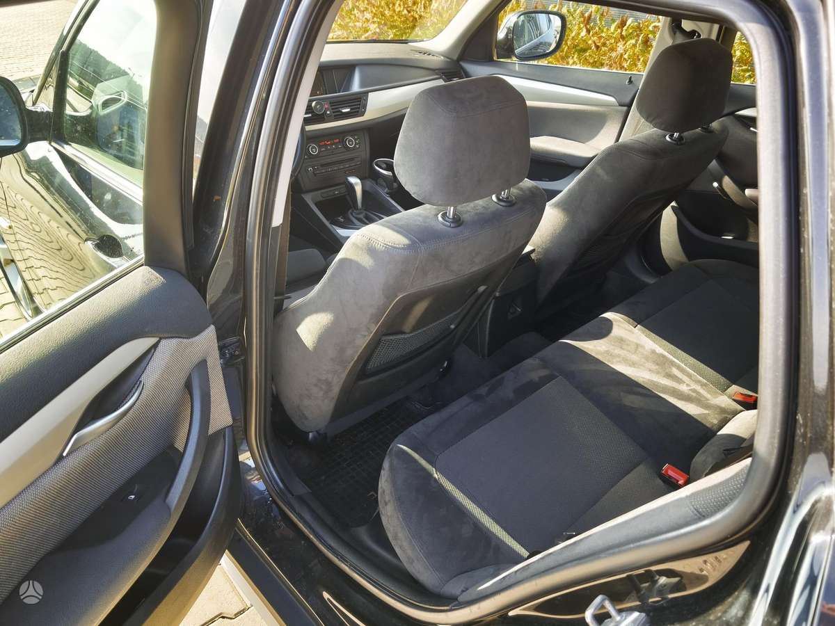 BMW X1 2011 — photo 12