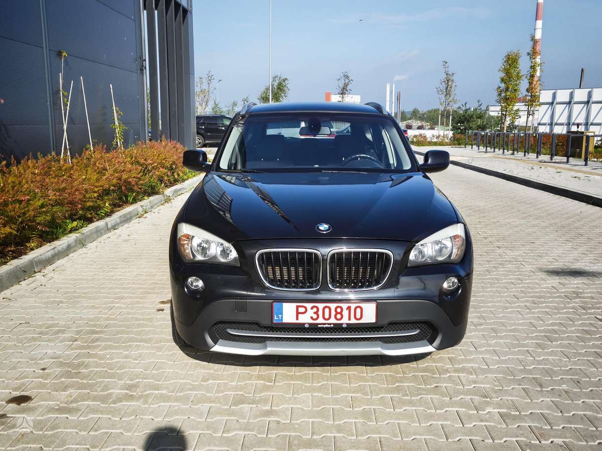 BMW X1 2011 — interior