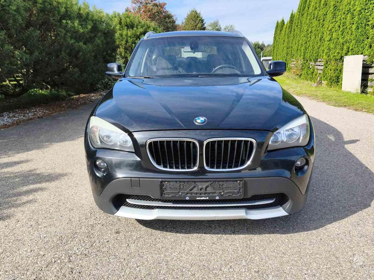 BMW X1 2011 — interior