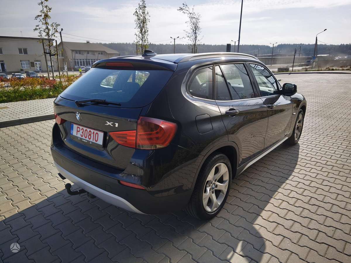BMW X1 2011 — engine 177 HP (130kW)