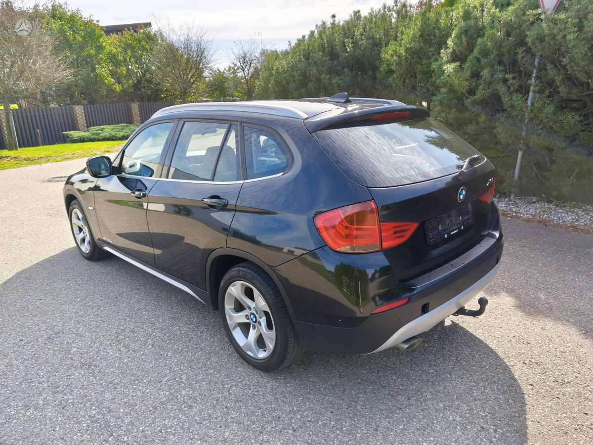 BMW X1 2011 — photo 5