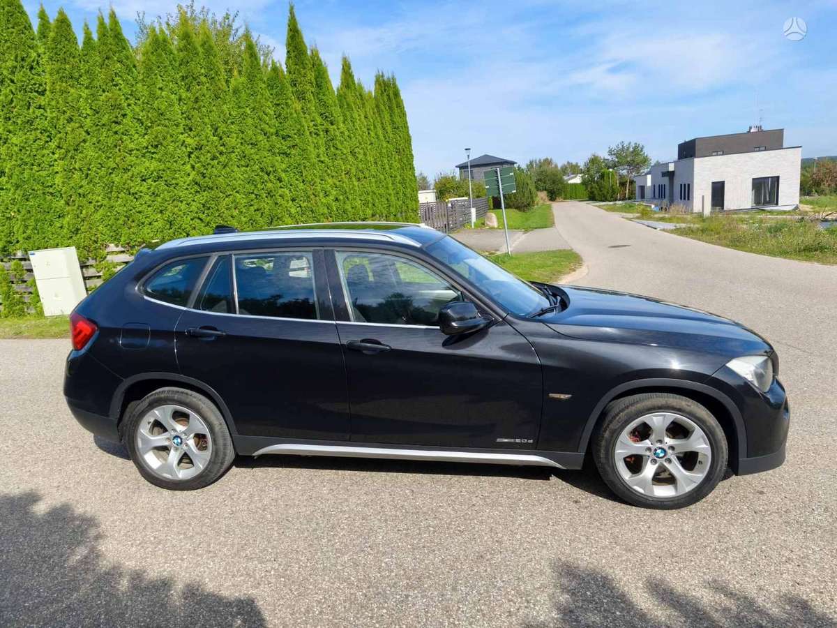 BMW X1 2011 — photo 6