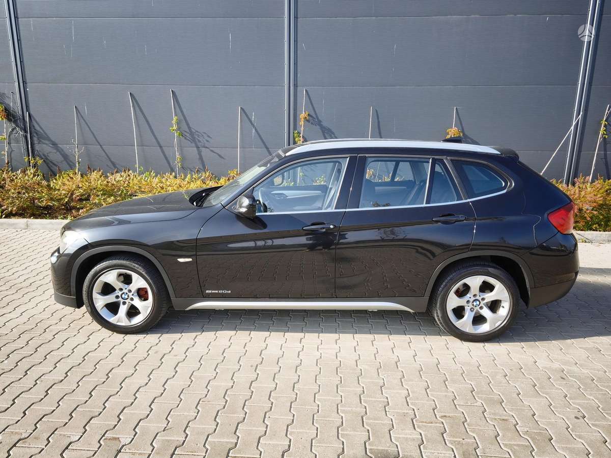 BMW X1 2011 — photo 8