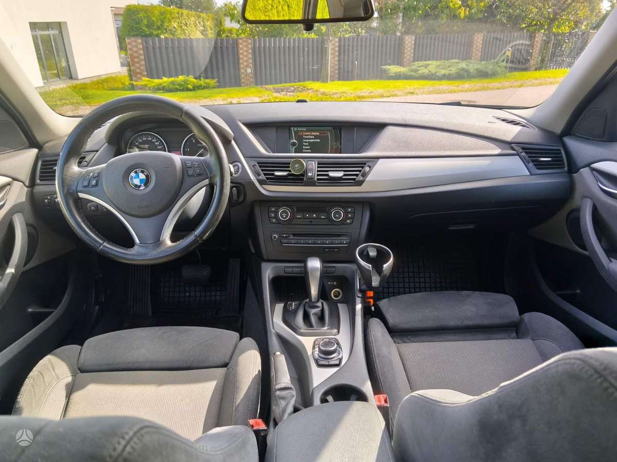 BMW X1 2011 — photo 9