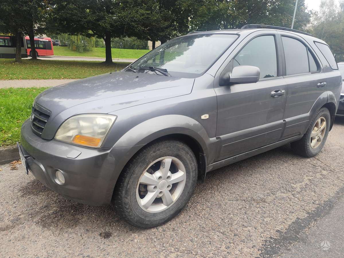 Kia Sorento 2007 — rear view