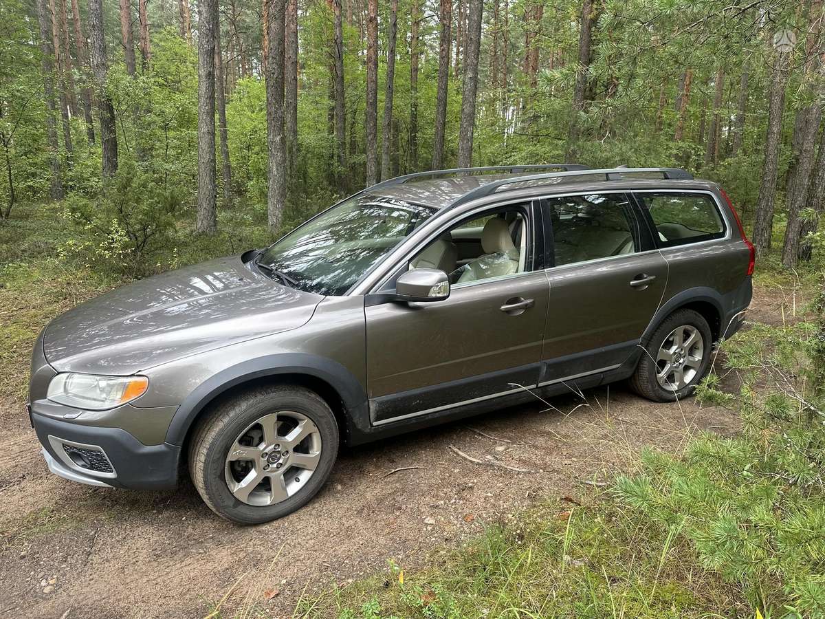 Volvo XC70 2007 — interior