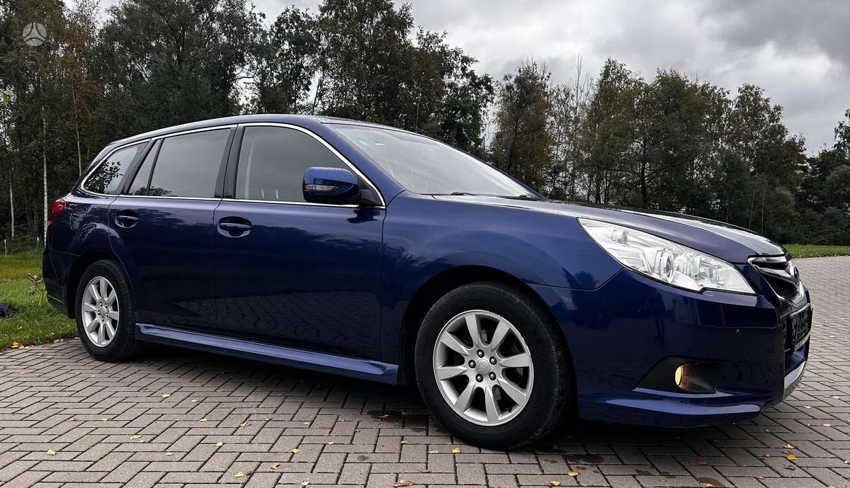 Subaru Legacy 2010 — photo 11