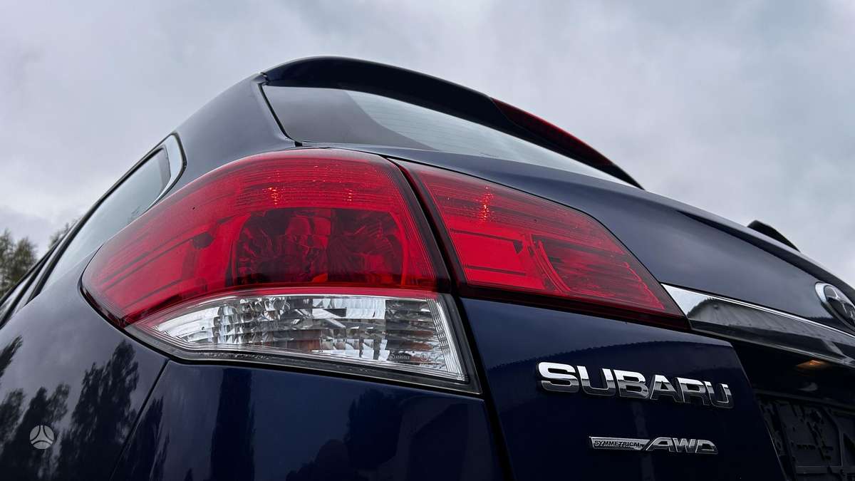 Subaru Legacy 2010 — photo 19
