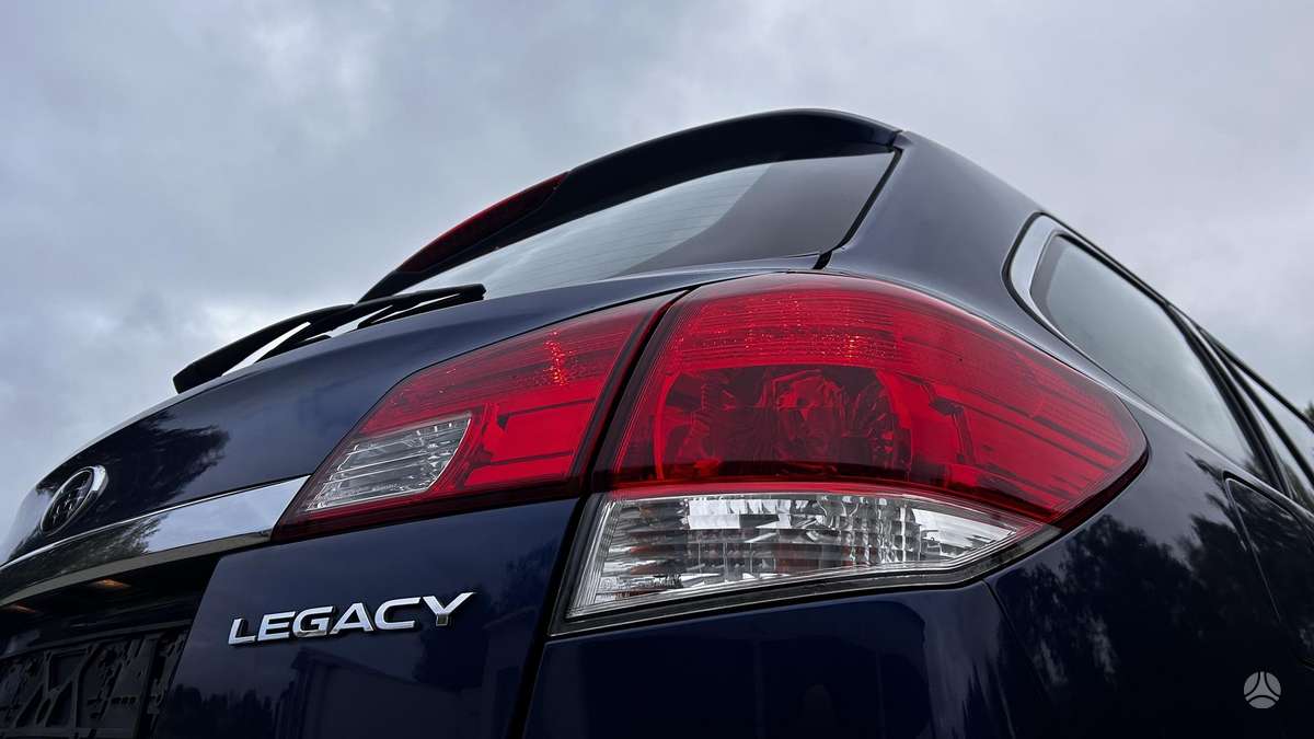 Subaru Legacy 2010 — photo 20
