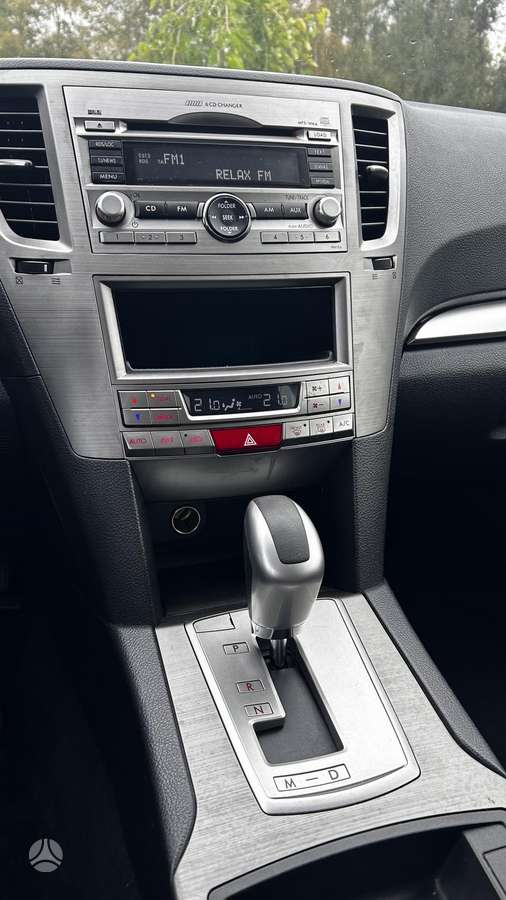 Subaru Legacy 2010 — photo 25