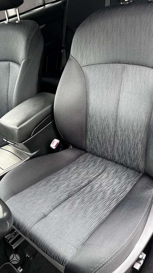 Subaru Legacy 2010 — photo 26